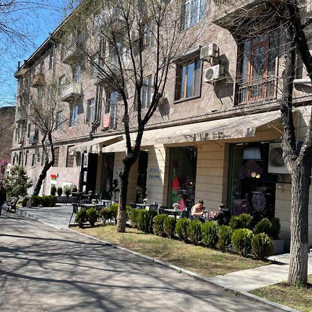 Komitas Apartement Ереван Экстерьер фото