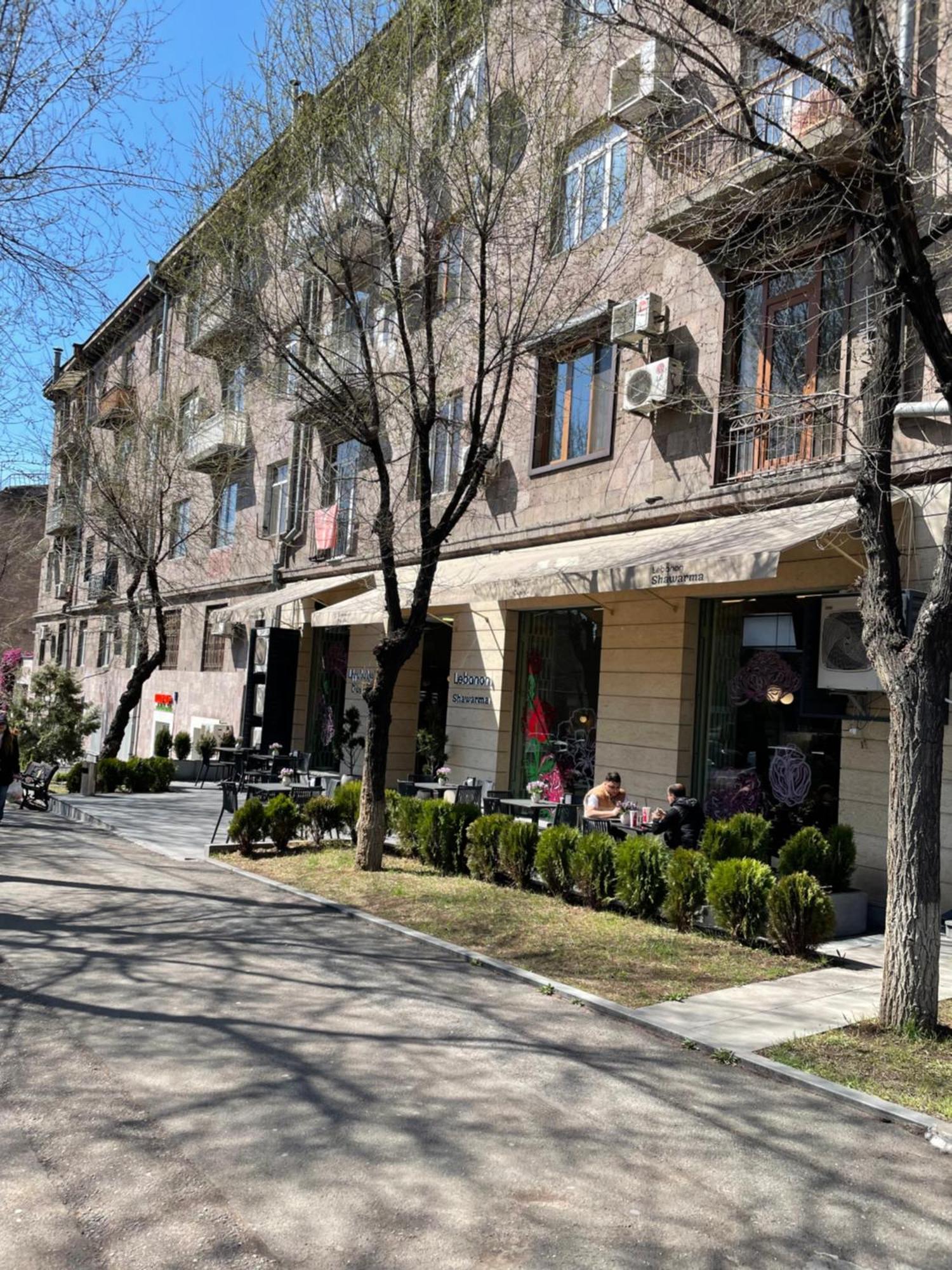 Komitas Apartement Ереван Экстерьер фото