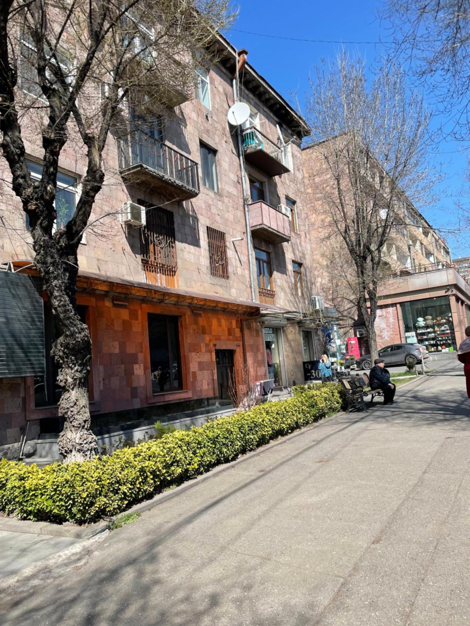 Komitas Apartement Ереван Экстерьер фото